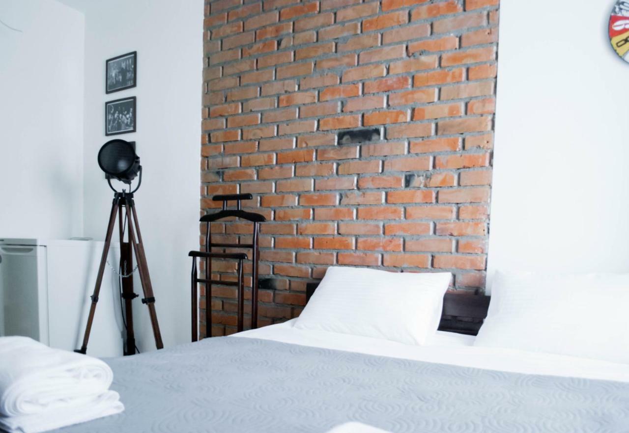 Hostel Uyutniy Dvorik 敖德萨 外观 照片